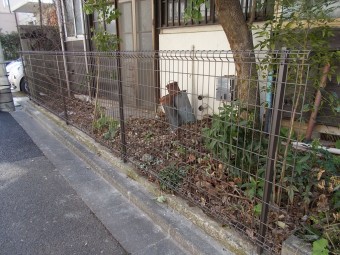 木製塀をグリッドフェンスお取替え 木製塀をグリッドフェンスお取替え